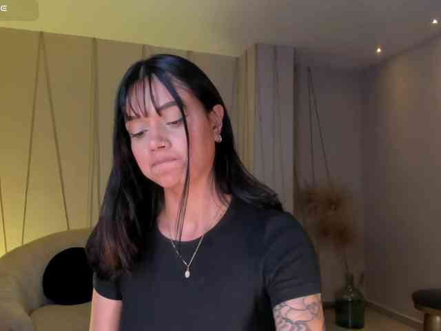 SussieCole webcam