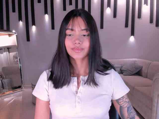 SussieCole webcam
