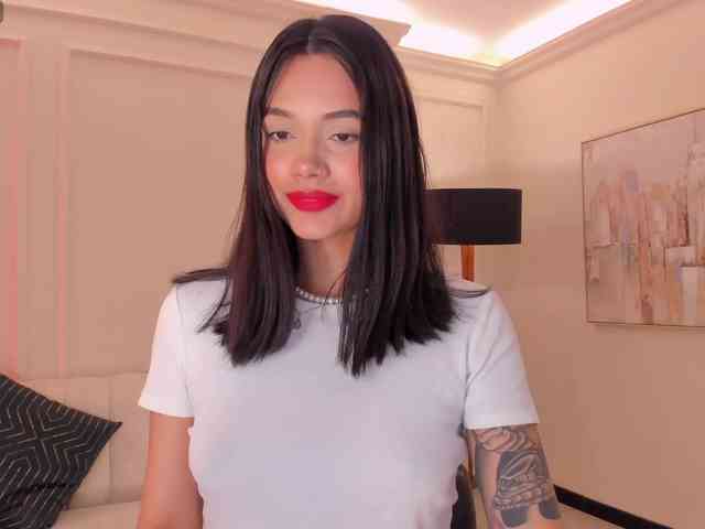SussieCole webcam