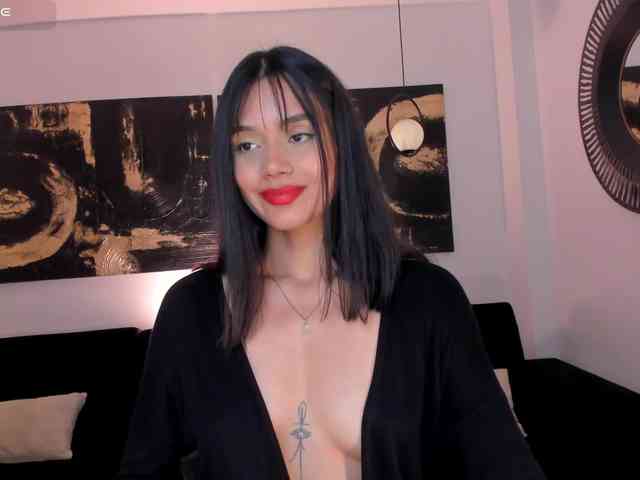 SussieCole webcam