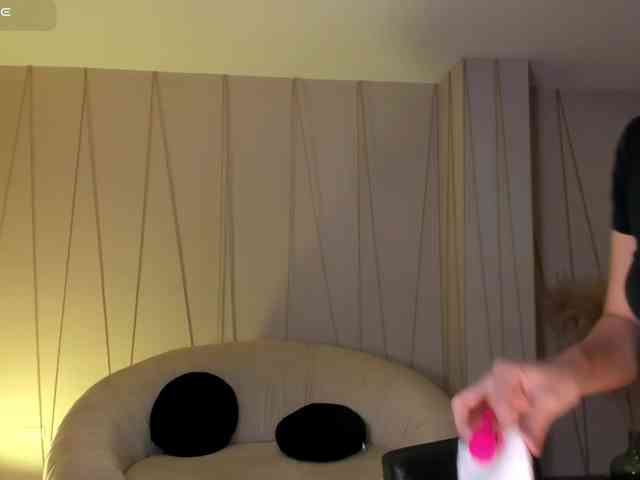 SussieCole webcam