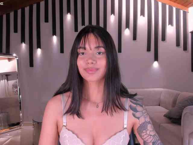 SussieCole webcam