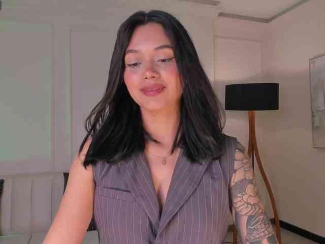 SussieCole webcam