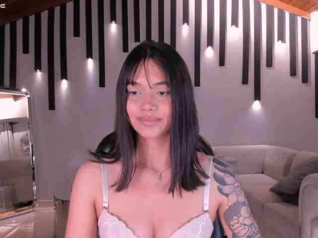 SussieCole webcam