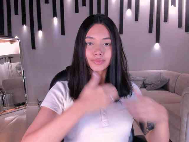 SussieCole webcam