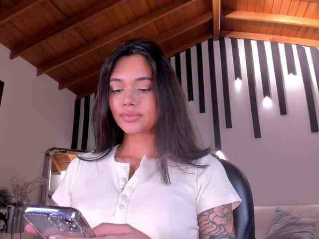 SussieCole webcam