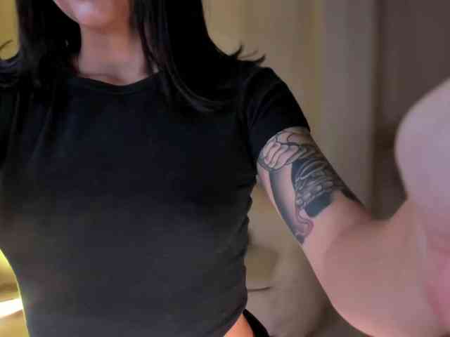 SussieCole webcam