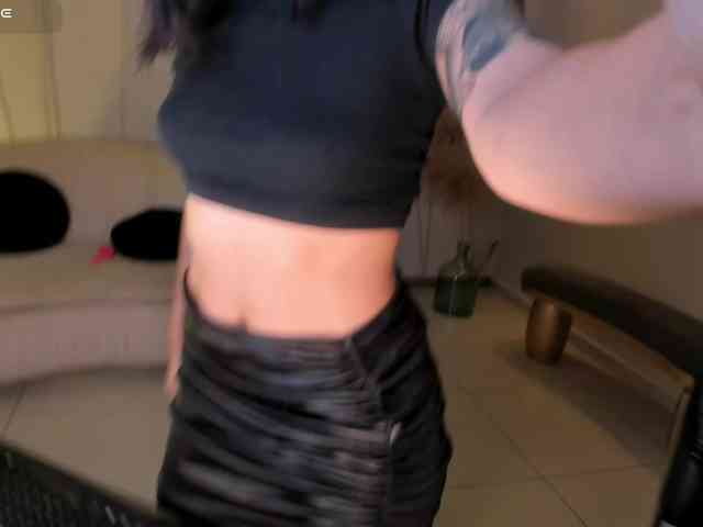 SussieCole webcam