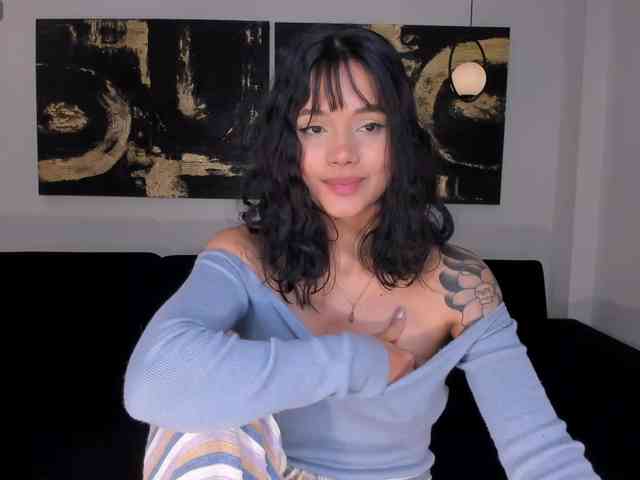 SussieCole webcam