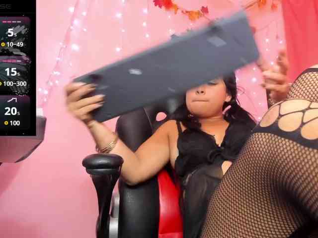 AliaAsad webcam