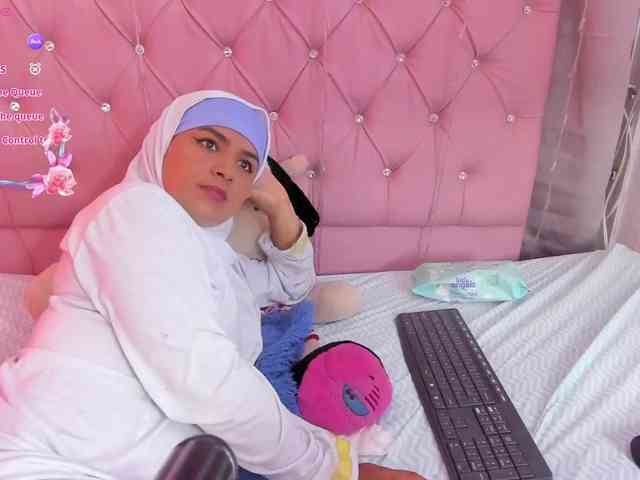 AliaAsad webcam