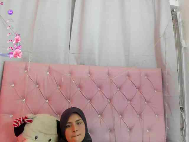 AliaAsad webcam
