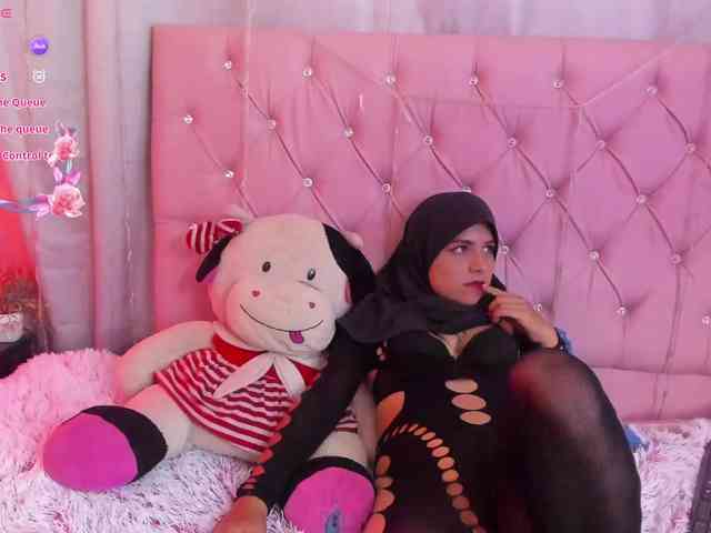 AliaAsad webcam