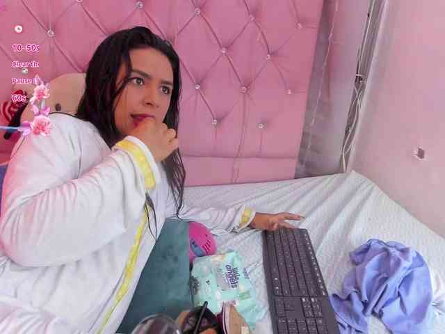 AliaAsad webcam