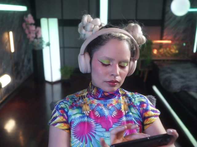 Alessa-Goreng's BongaCams show and profile