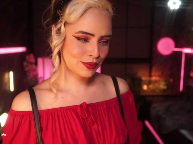 Alessa-Goreng's BongaCams show and profile