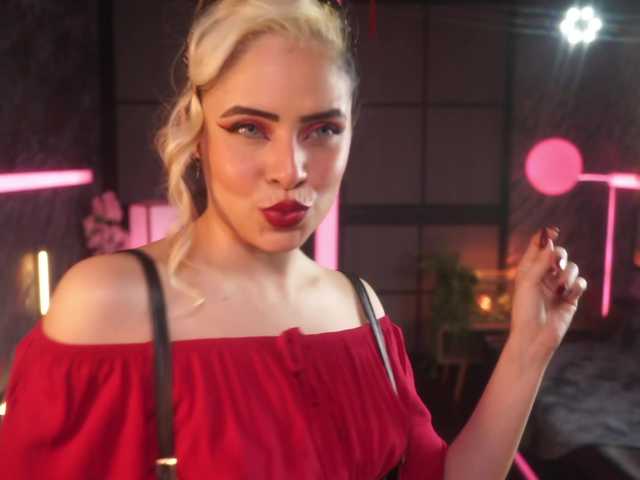 Alessa-Goreng's BongaCams show and profile