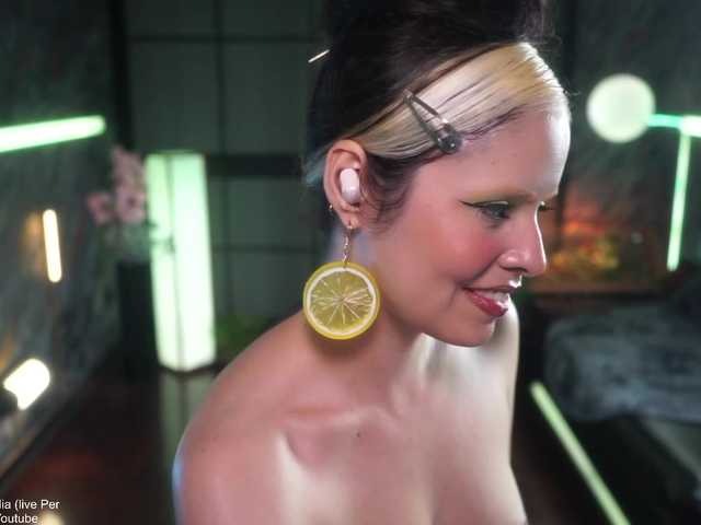 Alessa-Goreng's BongaCams show and profile