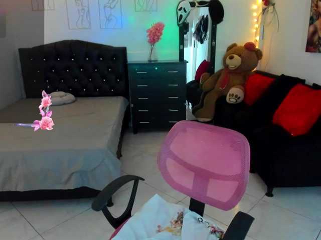 Melanny-lopez-18's BongaCams show and profile