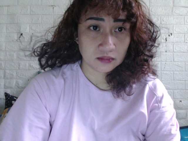 Jeansy23 webcam bongacams model stream image