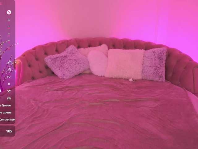 CarolinaDi's BongaCams show and profile