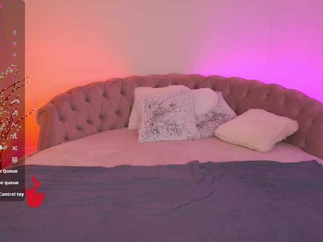 CarolinaDi's BongaCams show and profile