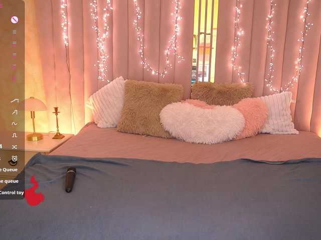 CarolinaDi's BongaCams show and profile