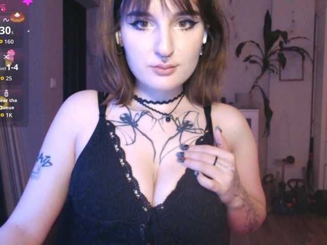 momorenaaa's BongaCams show and profile