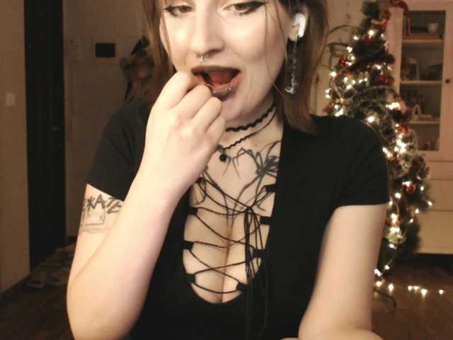 momorenaaa's BongaCams show and profile