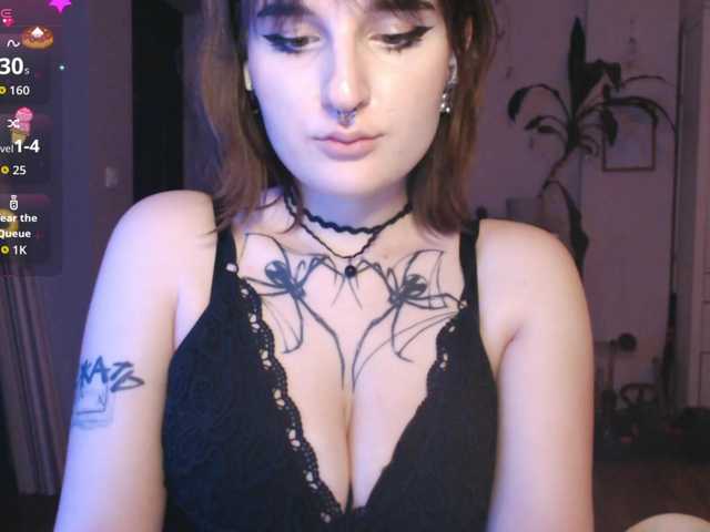 momorenaaa's BongaCams show and profile