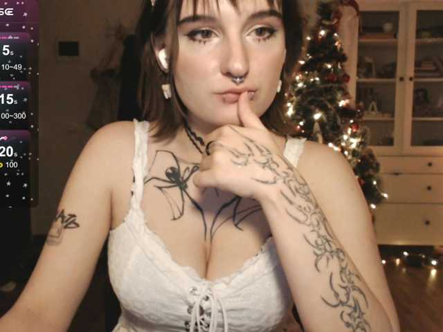 momorenaaa's BongaCams show and profile