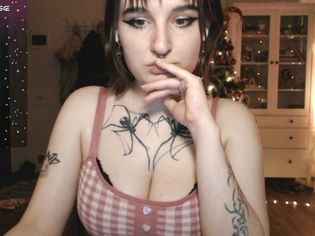 momorenaaa's BongaCams show and profile