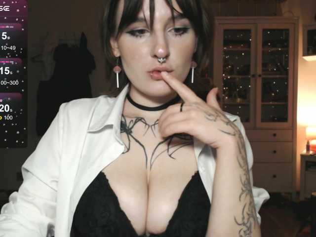 momorenaaa's BongaCams show and profile