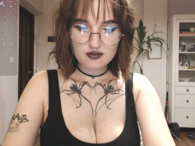 momorenaaa's BongaCams show and profile