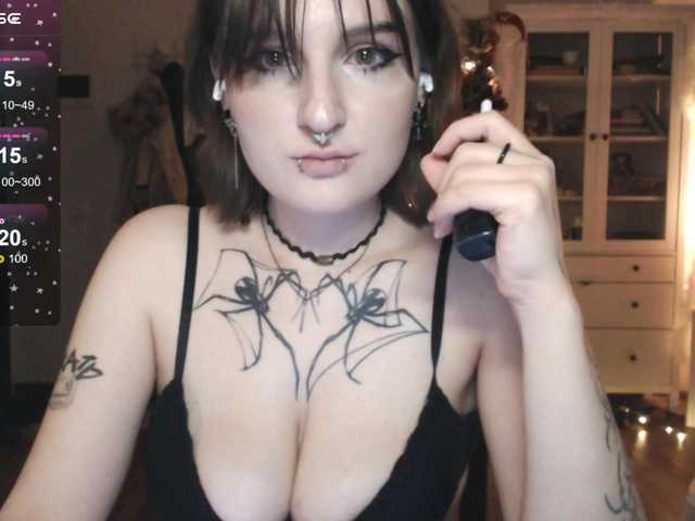 momorenaaa's BongaCams show and profile