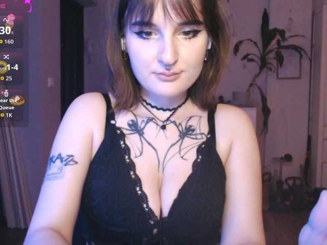 momorenaaa's BongaCams show and profile