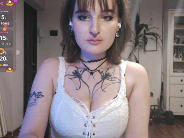 momorenaaa's BongaCams show and profile