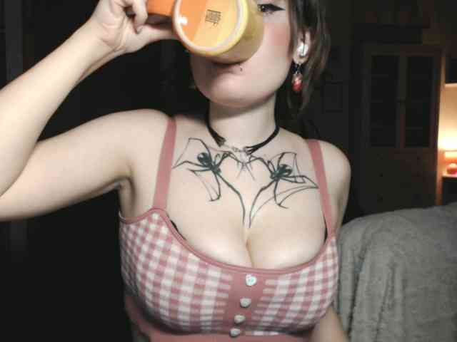 momorenaaa webcam