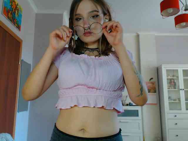 momorenaaa webcam