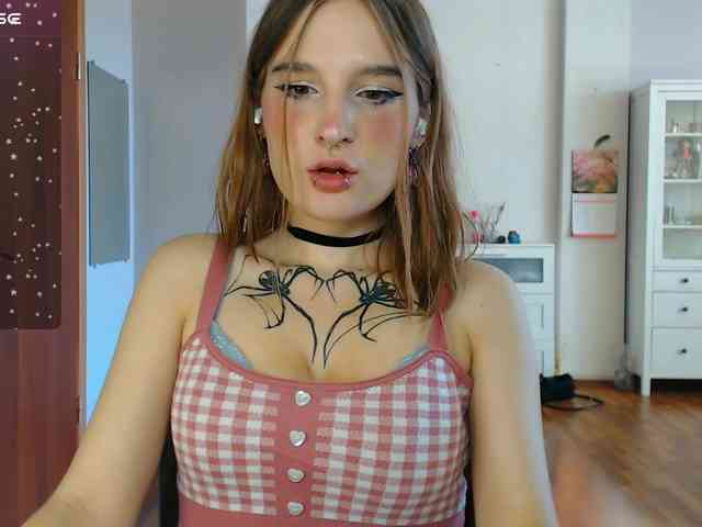 momorenaaa webcam
