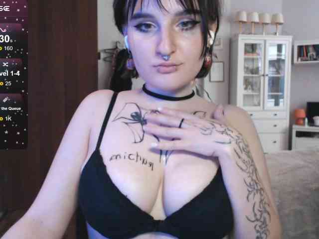 momorenaaa webcam