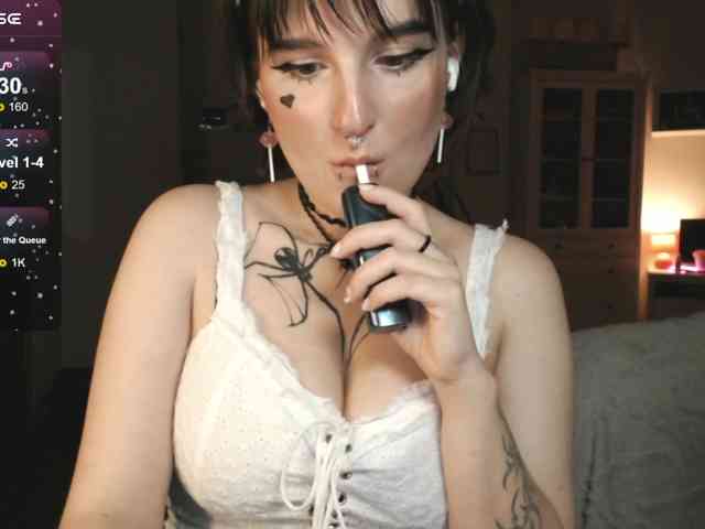 momorenaaa webcam