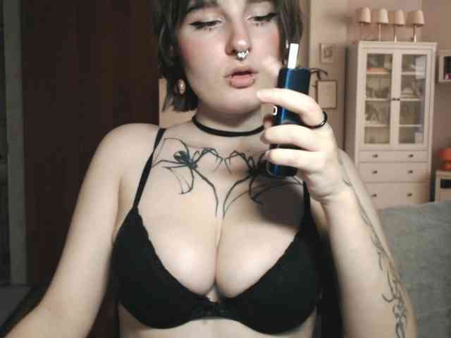 momorenaaa webcam