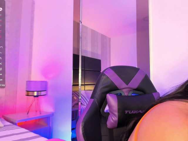 NickyCole's BongaCams show and profile