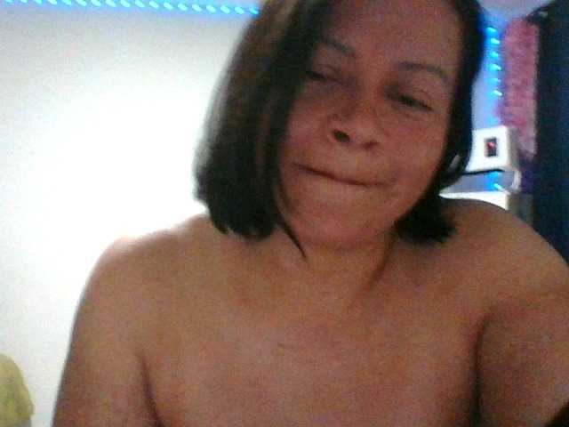 adri007 webcam bongacams model stream image