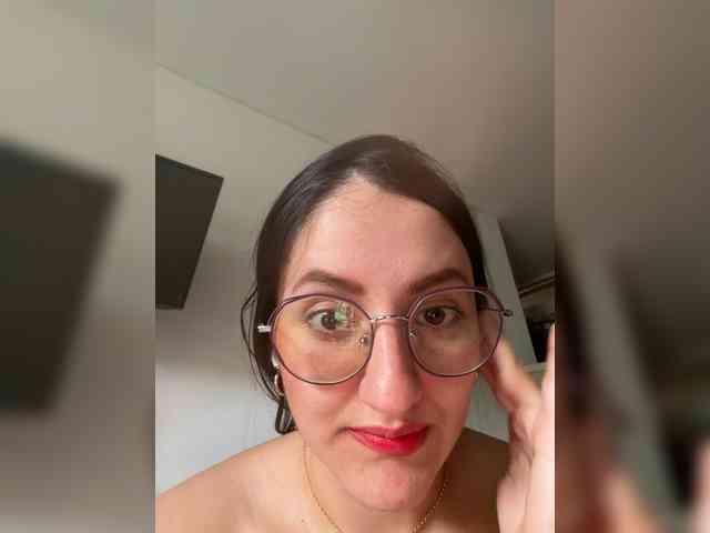 EvanShell1 Live Webcam on BongaCams