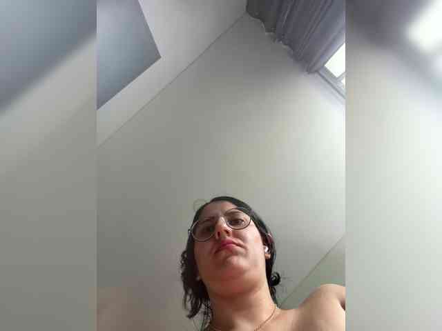 EvanShell1 Live Webcam on BongaCams