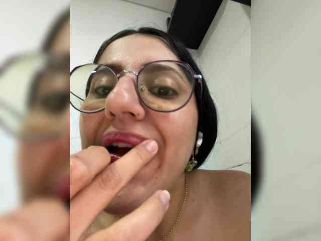 EvanShell1 Live Webcam on BongaCams