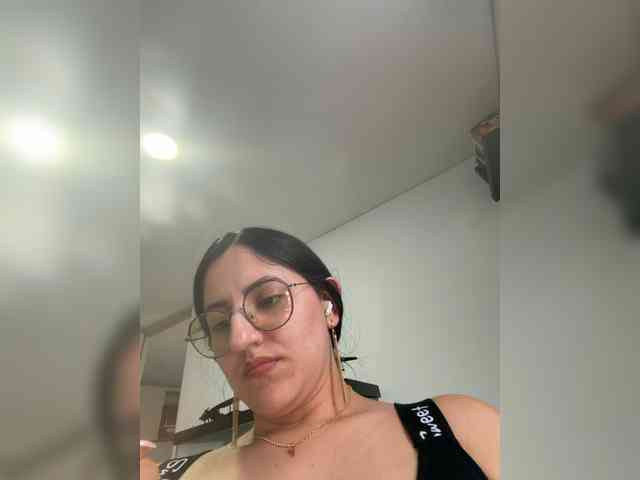 EvanShell1 Live Webcam on BongaCams