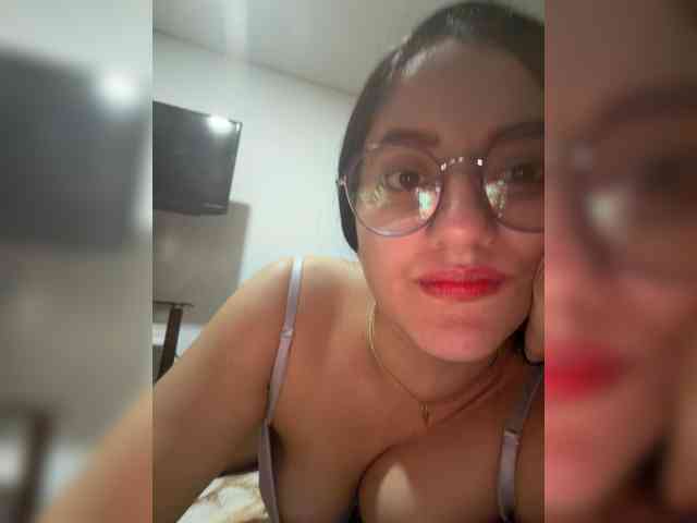 EvanShell1 Live Webcam on BongaCams